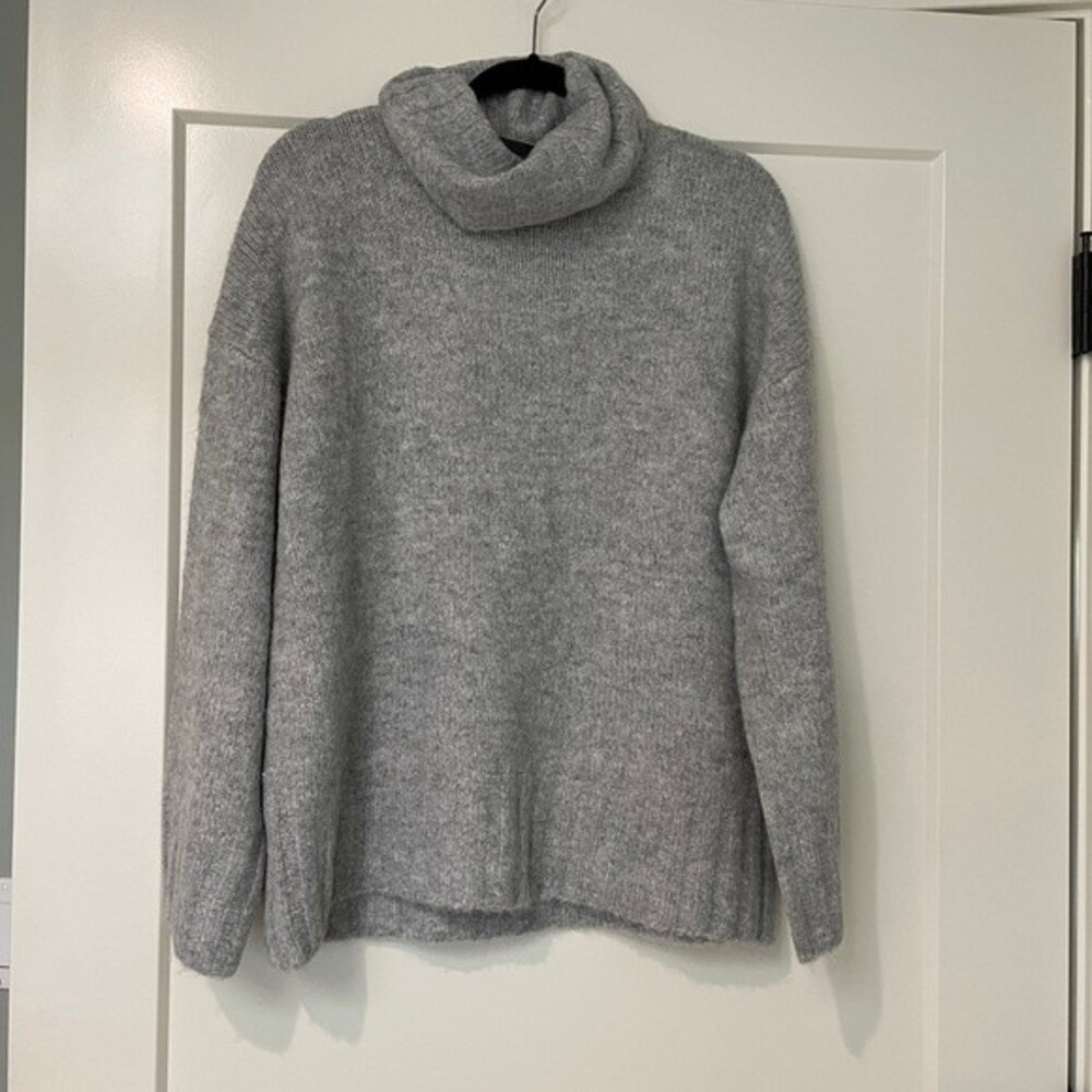 Vero Modo Berko Turtleneck Sweater Light Grey - NWT